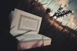 ヘルメス・J・シャンブの「“在る”の息吹」／vol.9  薄暗い路地にて 3