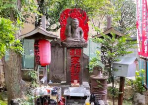 いくら流・ワクワク人相講座〈33〉美に関するご利益がある神社仏閣／三峰神社「袈裟塚耳無不動尊」（荒川区）