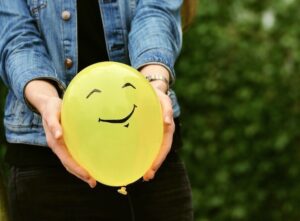 はらゆうこの「幸せ未知案内」〈 5 〉前向きに自分を否定する思考法「クリティカルシンキング」のススメ